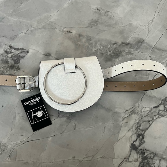 Convertible Steve Madden belt bag in white with snake print trim - Picture 1 of 4